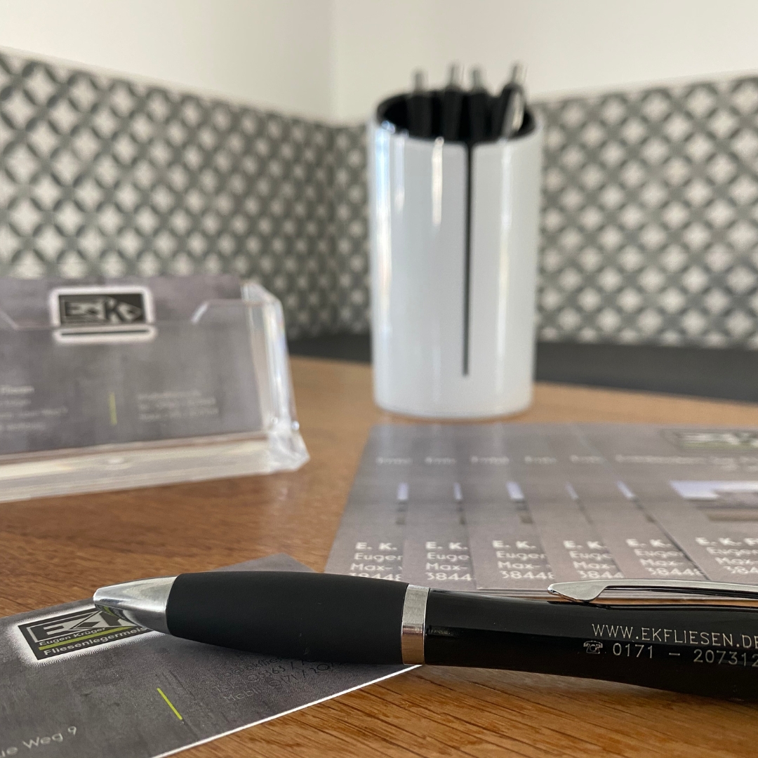 Ekfliesen Stift und Visitenkarte